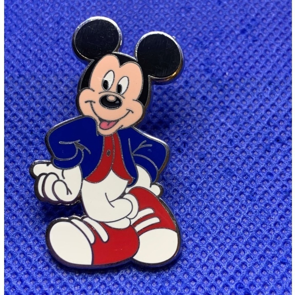 2008 Mickey Mouse disney pins